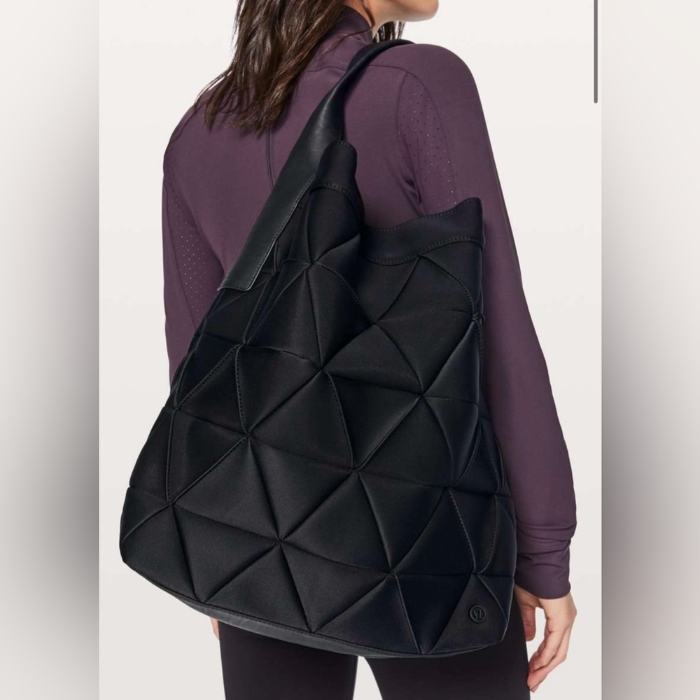 Lululemon Get Set Hobo Quilted Bag 22L